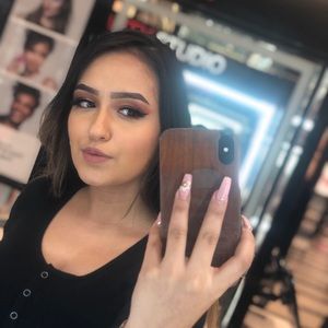 Meet your Posher, Manuela